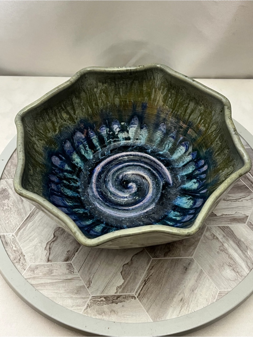 Signed Studio Pottery Bowl Blue Green Drip Glaze Scalloped Edge 8in Art - Picture 2 of 8